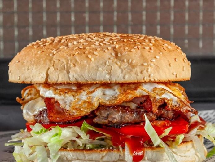 standout-corner-site-burger-bar-take-away-1