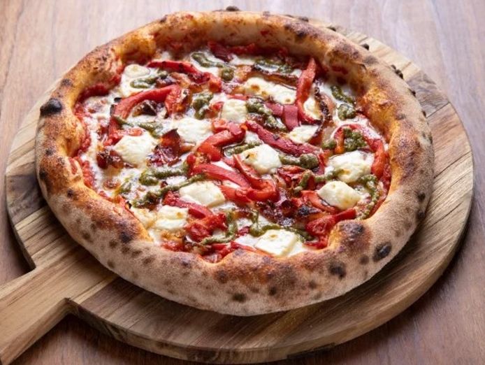 italian-restaurant-with-wood-fired-marana-pizza-oven-2