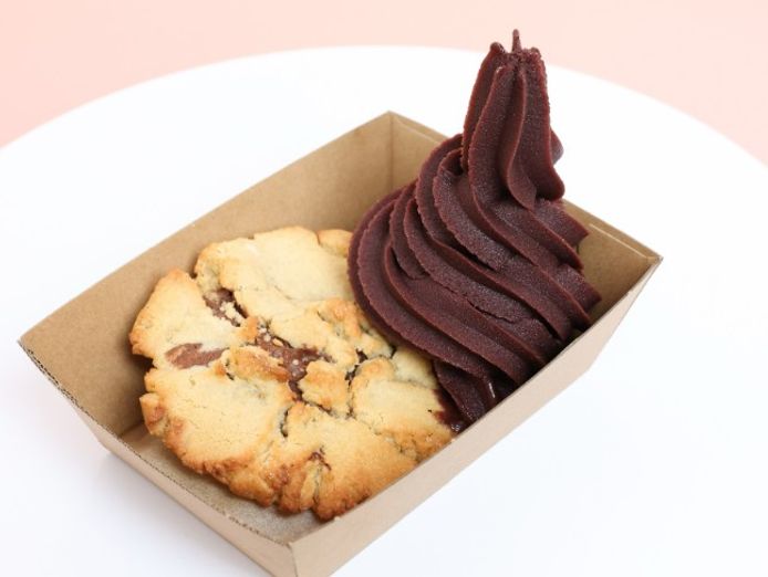 acai-dessert-business-prime-main-entrance-position-in-busy-shopping-centre-2
