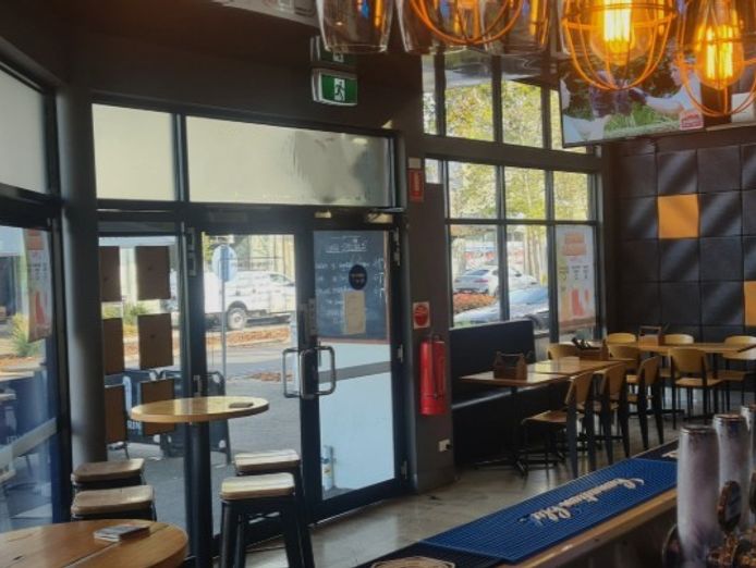 exceptional-hospitality-opportunity-in-prime-location-walk-in-walk-out-sale-5
