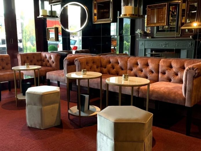 super-urgent-sale-beautifully-presented-bar-restaurant-4