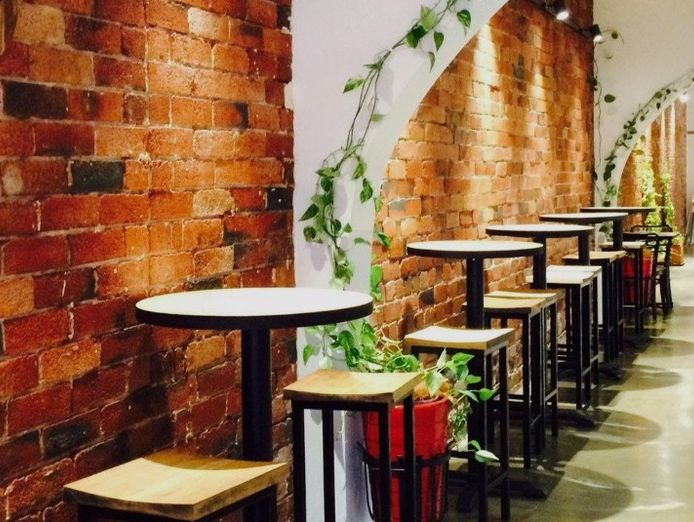 prime-licensed-glenferrie-road-hospitality-opportunity-with-exceptional-exposure-9