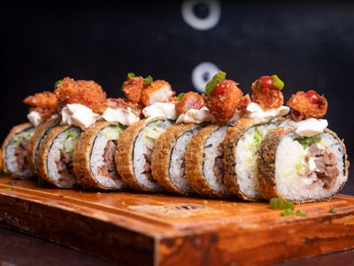 bbs-105-established-japanese-sushi-train-shop-in-glenelg-1