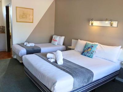 birch-motel-1