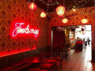 littlefoot-popular-bar-amp-live-music-venue-1