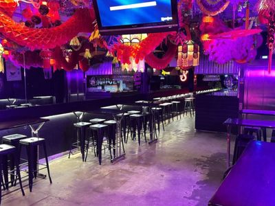 heroes-bar-2