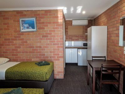 sold-travellers-inn-kaniva-7