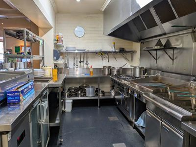 under-offer-hibernian-hotel-beechworth-1p6324-9