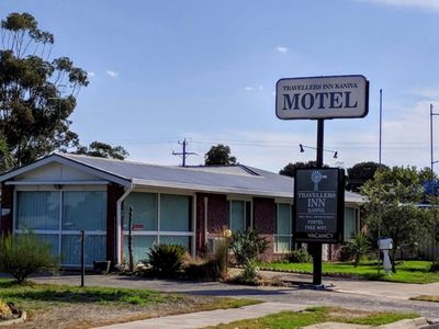 high-exposure-regional-motel-on-prime-western-highway-site-0