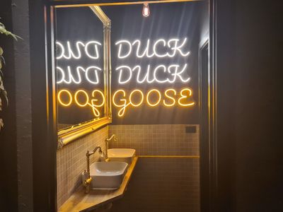 under-offer-golden-goose-cocktail-bar-1p6306-6