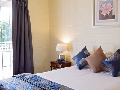 under-contract-white-lace-motor-inn-west-mackay-3