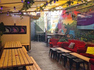 three-monkeys-award-winning-bar-on-chapel-street-9