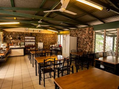 sapphire-caravan-amp-cabin-park-established-park-in-a-renowned-outback-tourism-r-9