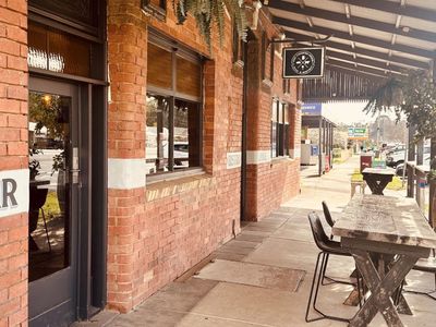 award-winning-farmers-arms-hotel-creswick-5