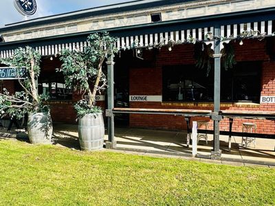 award-winning-farmers-arms-hotel-creswick-1