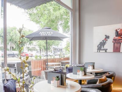 the-tipsy-cow-cocktail-tapas-bar-4