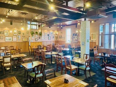 queens-head-hotel-well-established-venue-9