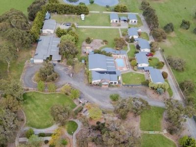 phillip-island-resort-amp-caf-233-with-growth-potential-0