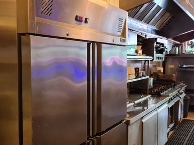 picasso-39-s-pizza-restaurant-8