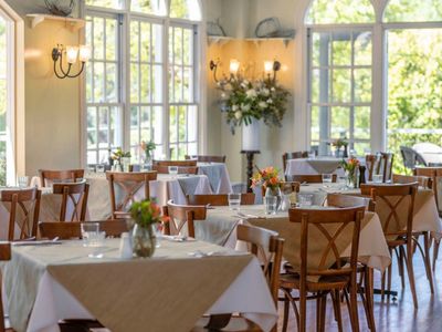fortnums-restaurant-amp-wedding-venue-sassafras-5