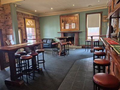 under-offer-star-hotel-rutherglen-6