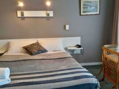 birch-motel-4
