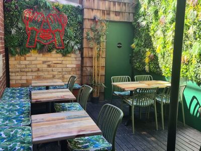 jungle-boy-amp-tully-39-s-two-very-different-bars-in-one-location-7