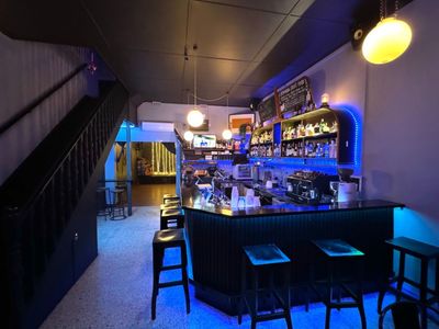 under-offer-one-2-three-bar-4