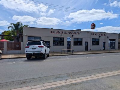 railway-hotel-strathmerton-vic-murray-river-one-pub-town-3