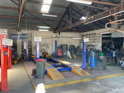 the-donald-tyre-amp-exhaust-centre-1