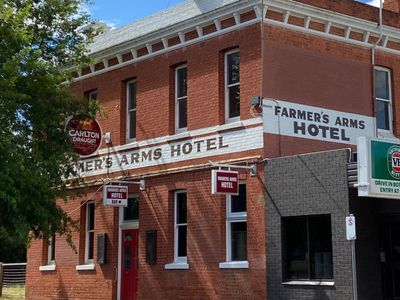 farmers-arms-hotel-eoi-1p6185-0