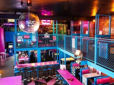 evies-disco-diner-a-vibrant-neon-soaked-fitzroy-spot-4