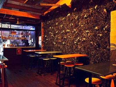 heroes-bar-6