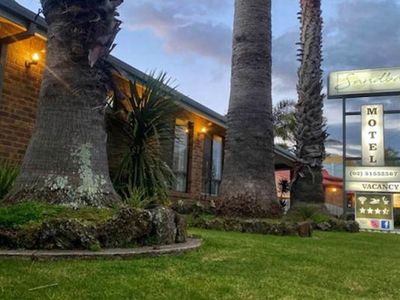 perfectly-located-motel-on-the-esplanade-7