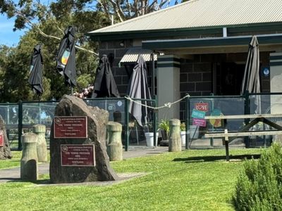 high-exposure-waterfront-caf-233-with-growth-potential-5