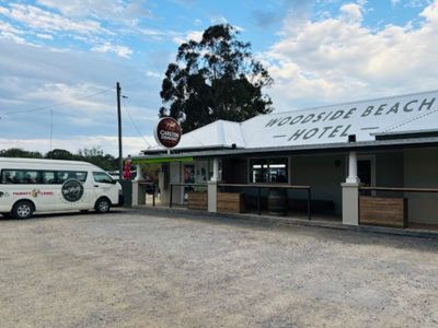 all-offers-considered-woodside-beach-hotel-with-accommodation-pods-brand-5