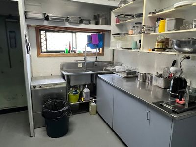 under-offer-henty-st-fish-amp-grill-7