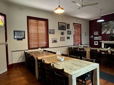 gladstone-hotel-dookie-established-country-hotel-opportunity-9