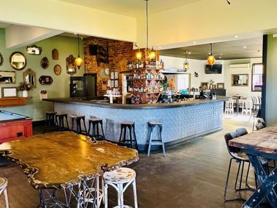 award-winning-farmers-arms-hotel-creswick-9