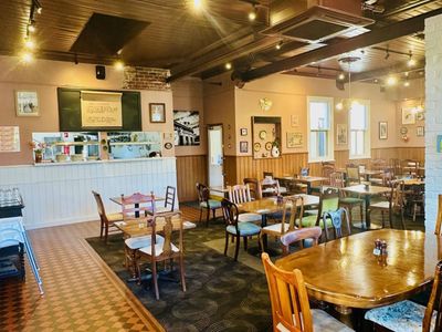 queen-39-s-head-hotel-well-established-venue-9