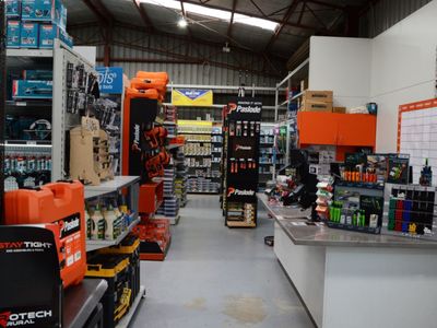 seymour-hardware-group-9