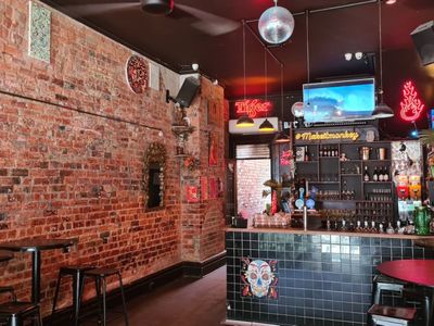 three-monkeys-award-winning-bar-on-chapel-street-4