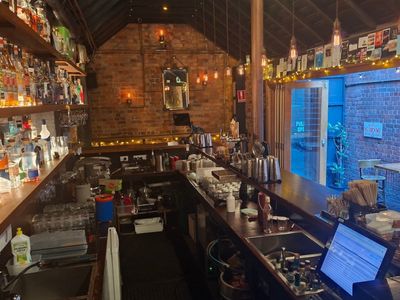union-electric-a-cbd-laneway-cocktail-bar-and-rooftop-4