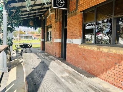 award-winning-farmers-arms-hotel-creswick-4