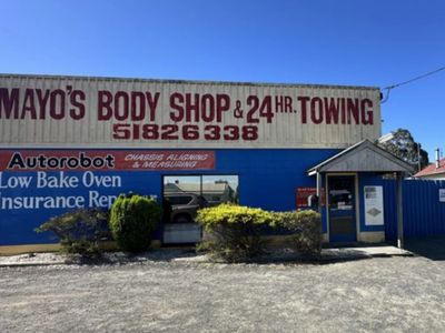 24-hour-towing-service-body-repair-shop-1p6297-0