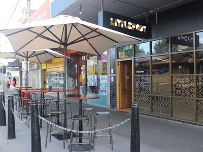 littlefoot-popular-bar-amp-live-music-venue-5