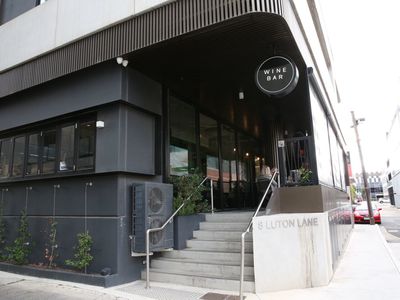 luton-lane-wine-bar-1p6190-0