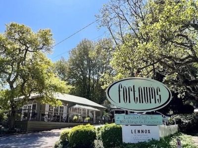 fortnums-restaurant-amp-wedding-venue-sassafras-3