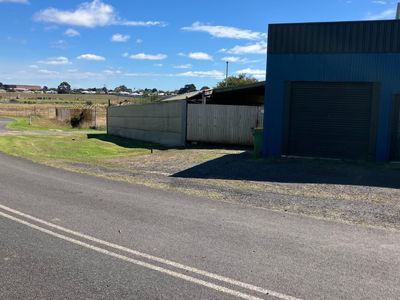 prime-portland-freehold-business-opportunity-established-retail-amp-workshop-9