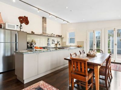 historic-coastal-gem-rodondo-accommodation-port-albert-9